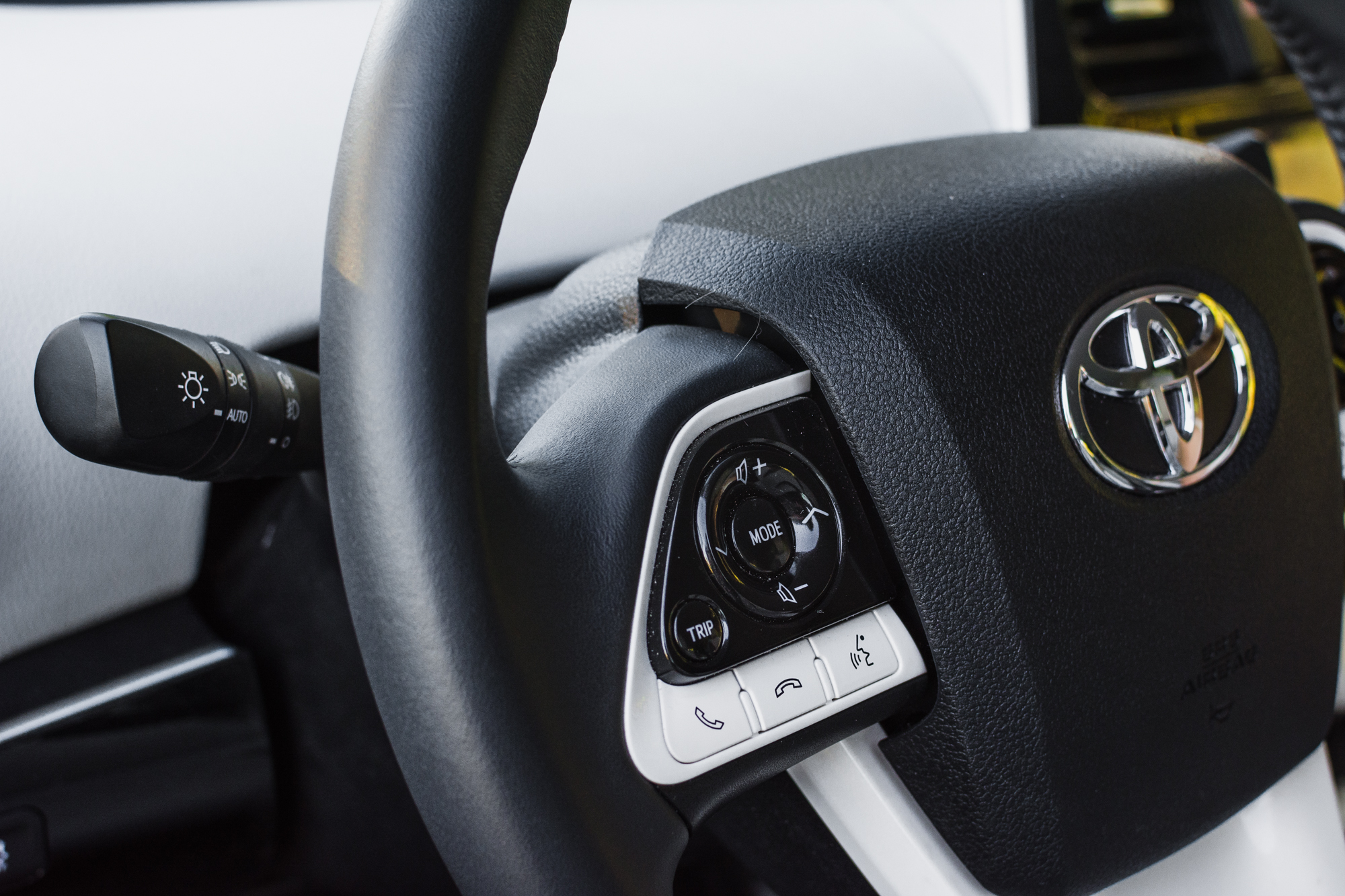 Toyota Prius w mieście jak się jedzie po zakupy hybrydą?