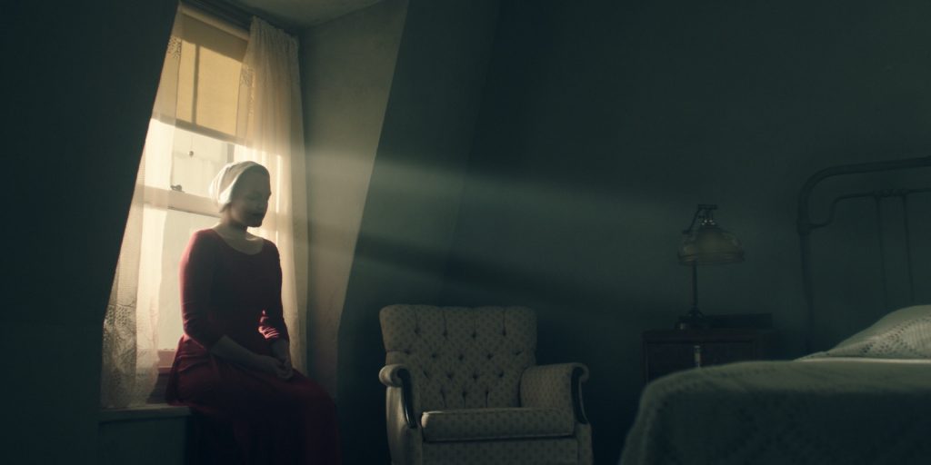 the-handmaids-tale class="wp-image-77814" 