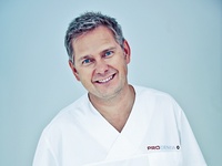 lek. stom. Bartosz Nowak