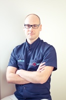 lek. dent. Bartosz Mulawa