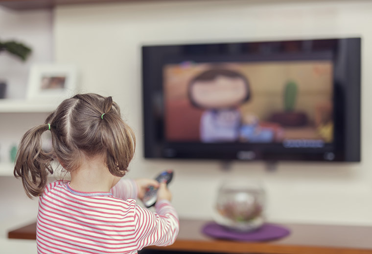 Ile czas dziecko powinno spędzać przed telewizorem?