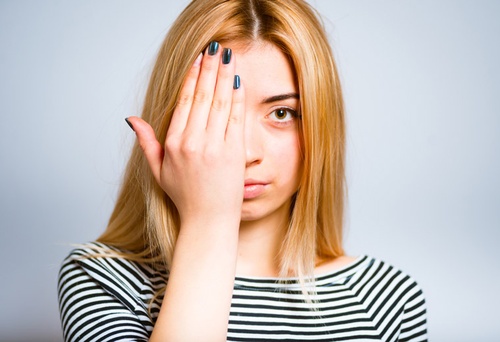 Pokanaj problem podkrążonych oczu