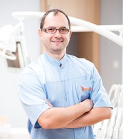 lek. dent. Tomasz Niżański
