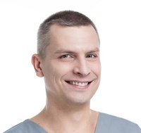 lek. stom. Przemysław Lutostański