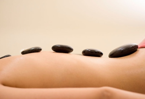 Masaże gorącymi kamieniami