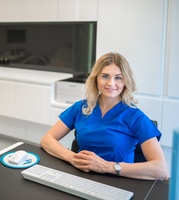 dr n. med. Estera Kłosowicz