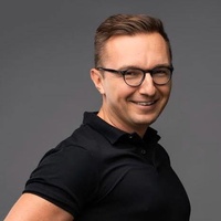 lek. stom. Tomasz Gnarowski