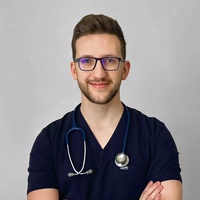 lekarz Maciej Smoła