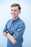 lek. dent. Artur Woźniak