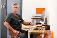 lekarz Paweł Dąbrowski