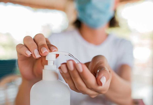 Jak rozprzestrzenia się koronawirus?