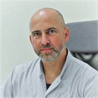 lekarz Damian Błaszczyk