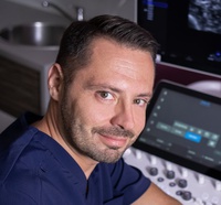 lekarz Piotr Januszewski