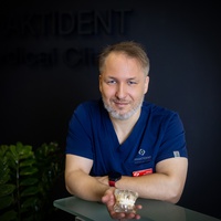 lek. dent. Marcin Wójtowicz