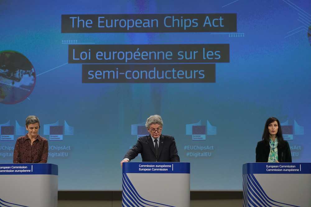 Komisarze europejscy ogłaszają EU Chips Act