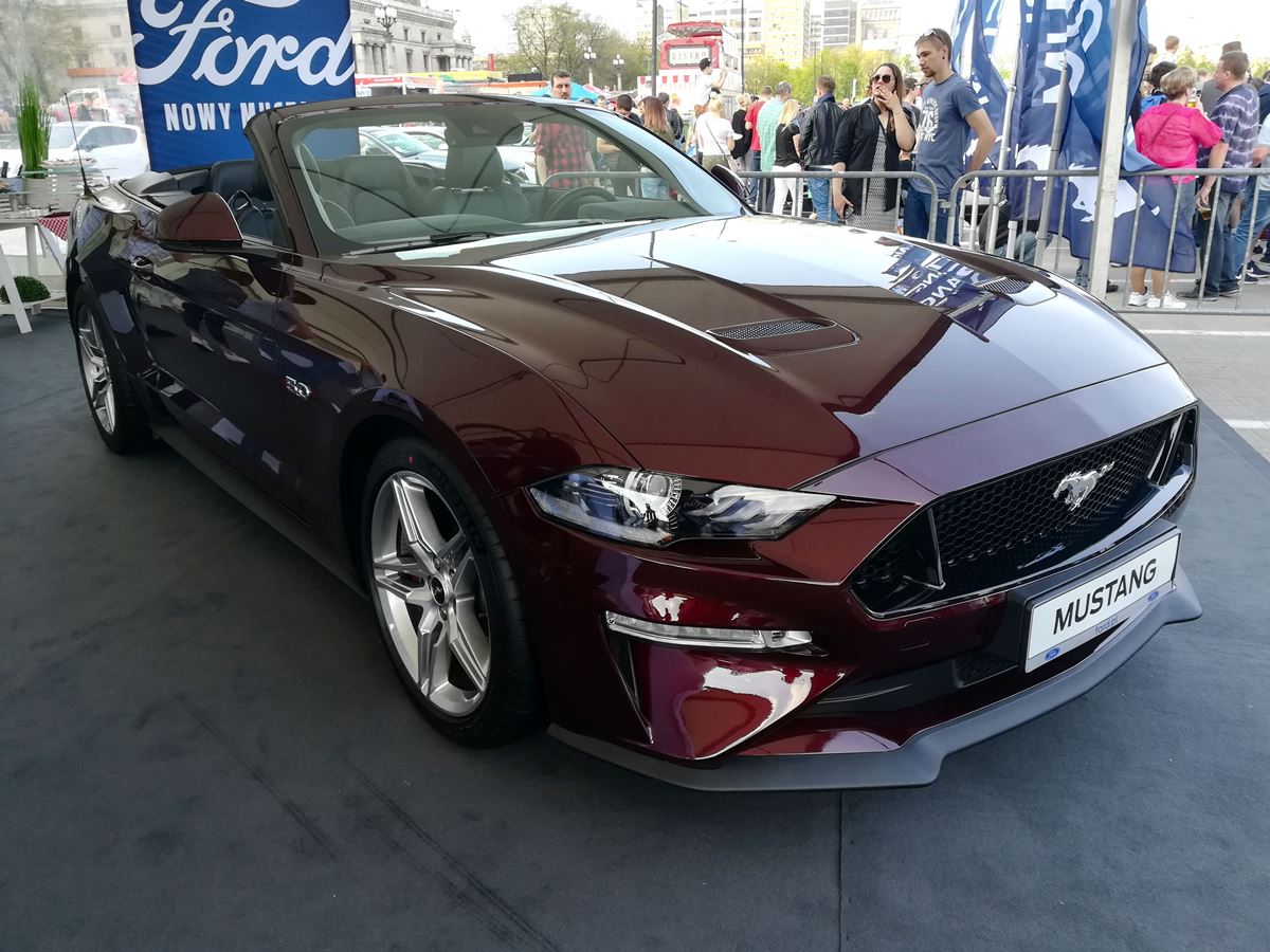 Ford-Mustang-2018