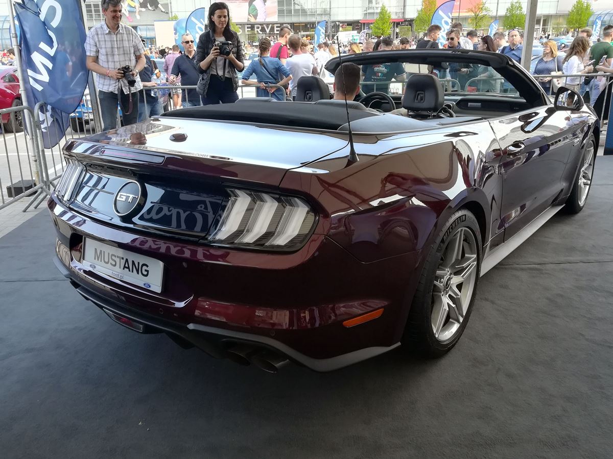 Ford-Mustang-2018-2 