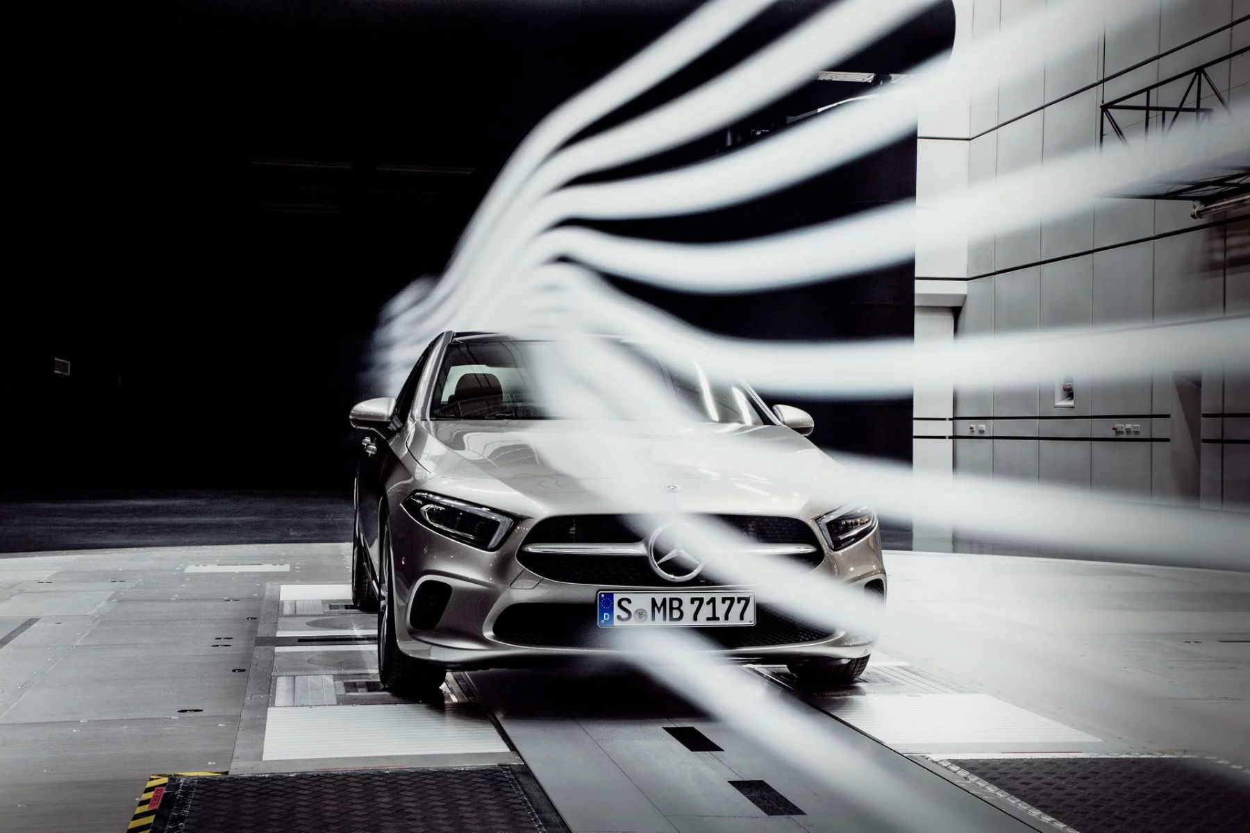 Nowy Mercedes klasy A sedan to cud aerodynamiki, ale w