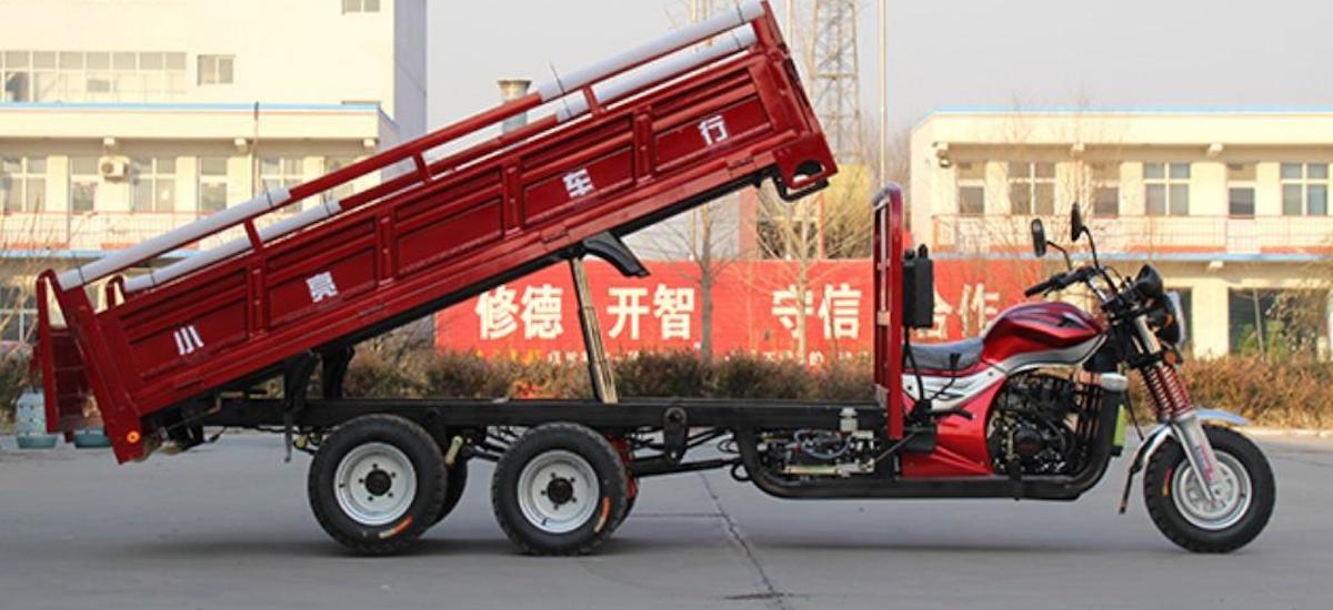 Chińska ciężarówka o 9 kołach to potomstwo motocykla i wywrotki