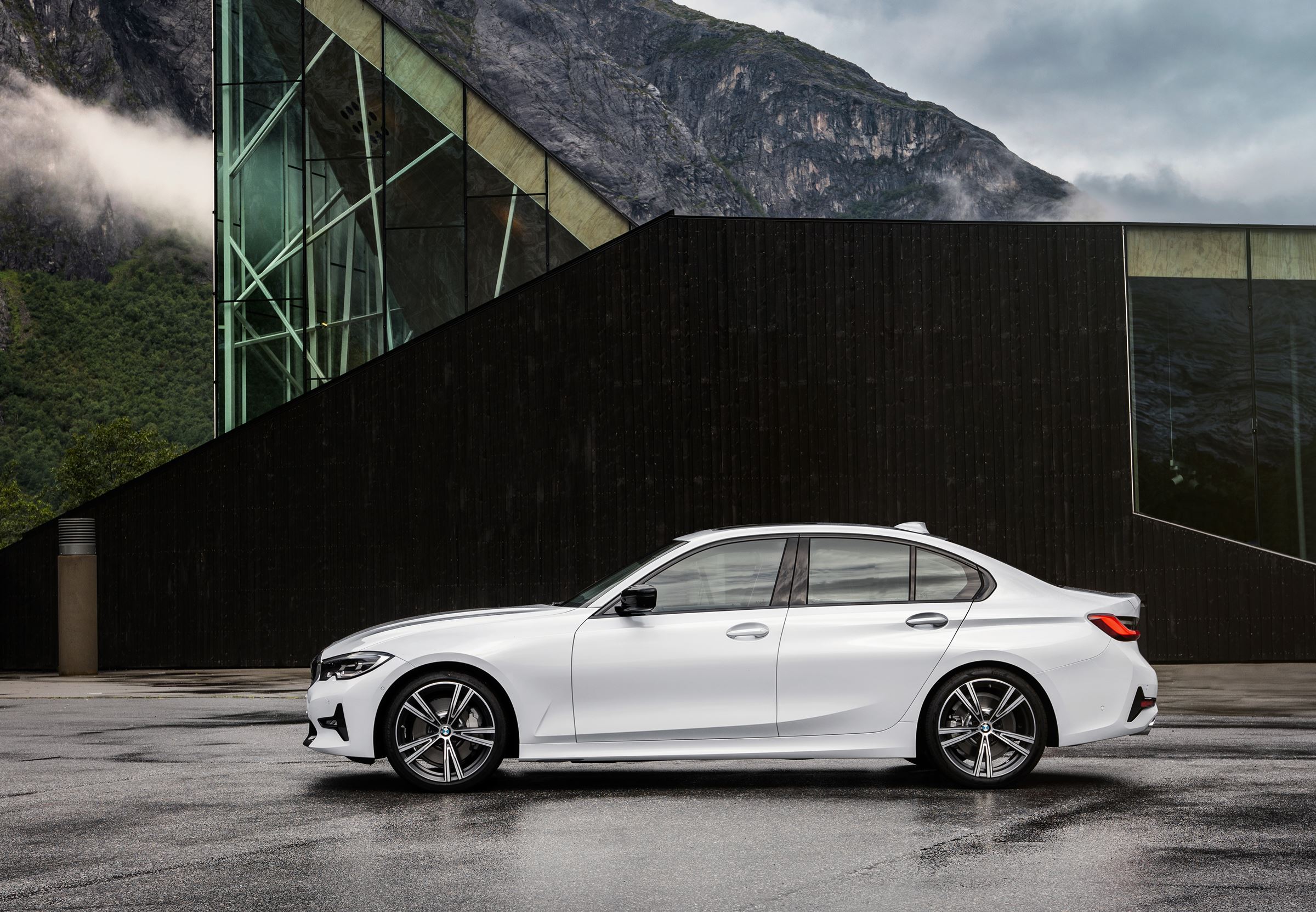 Nowe BMW serii 3 wiemy już wszystko. Tym razem zupełnie