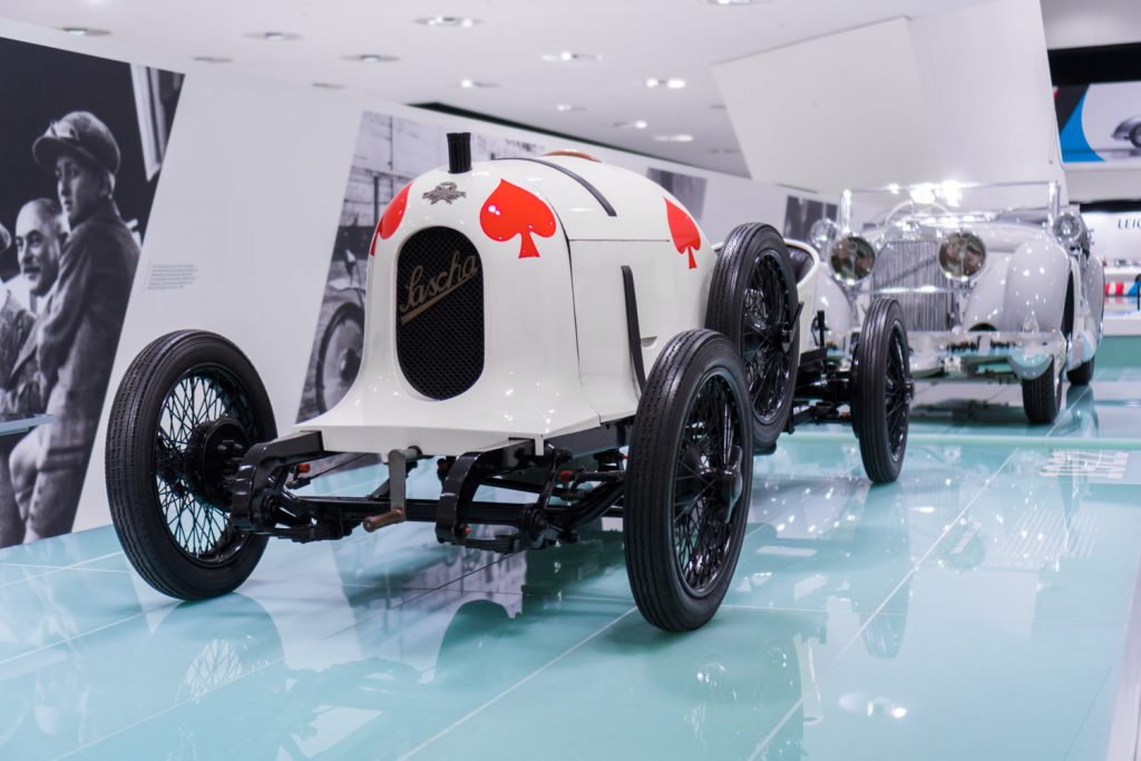 W odwiedzinach w muzeum Porsche najciekawsze auta z 70