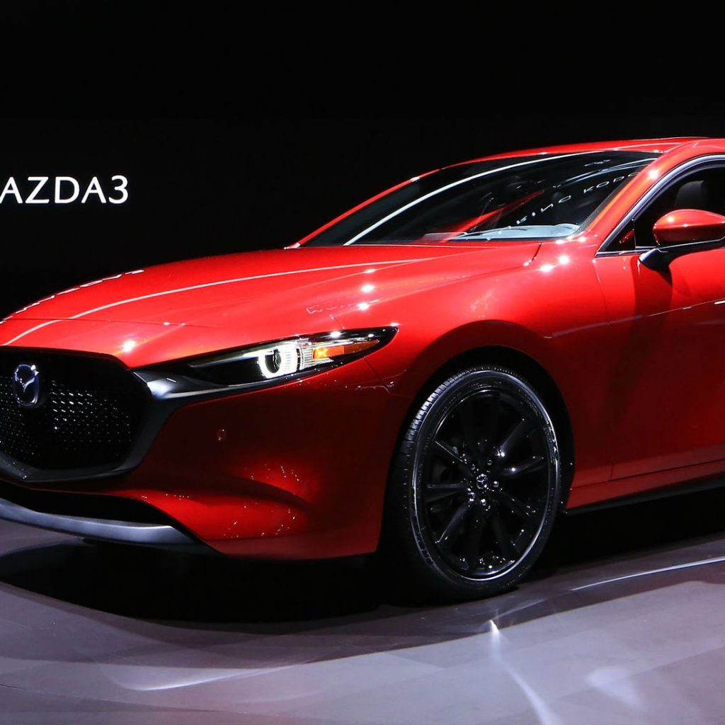 Wiadomo Ile kosztuje nowa Mazda 3 ok. 100 tys. zł. Czy