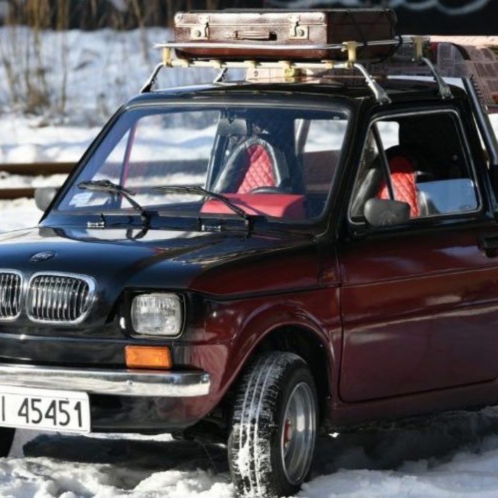 Fiat 126p Bombel zmieszany z BMW. Polski tuning w