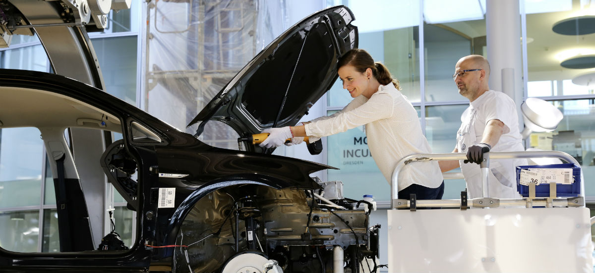 Kupujący e-Golfa mogą wziąć udział w składaniu swoich aut w fabryce