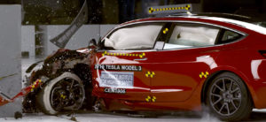 testy zderzeniowe IIHS Tesla Model 3