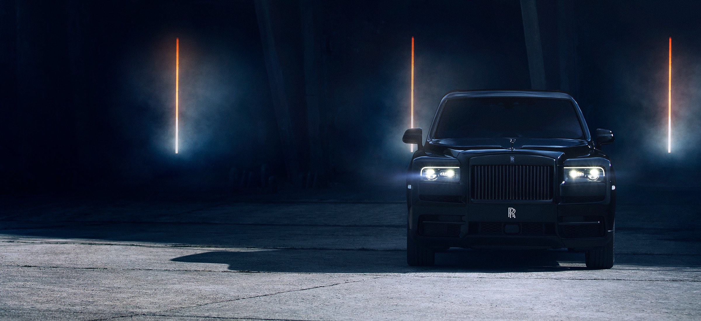 Nowy Rolls-Royce Cullinan Black Badge jest prawie tak luksusowy jak Skoda