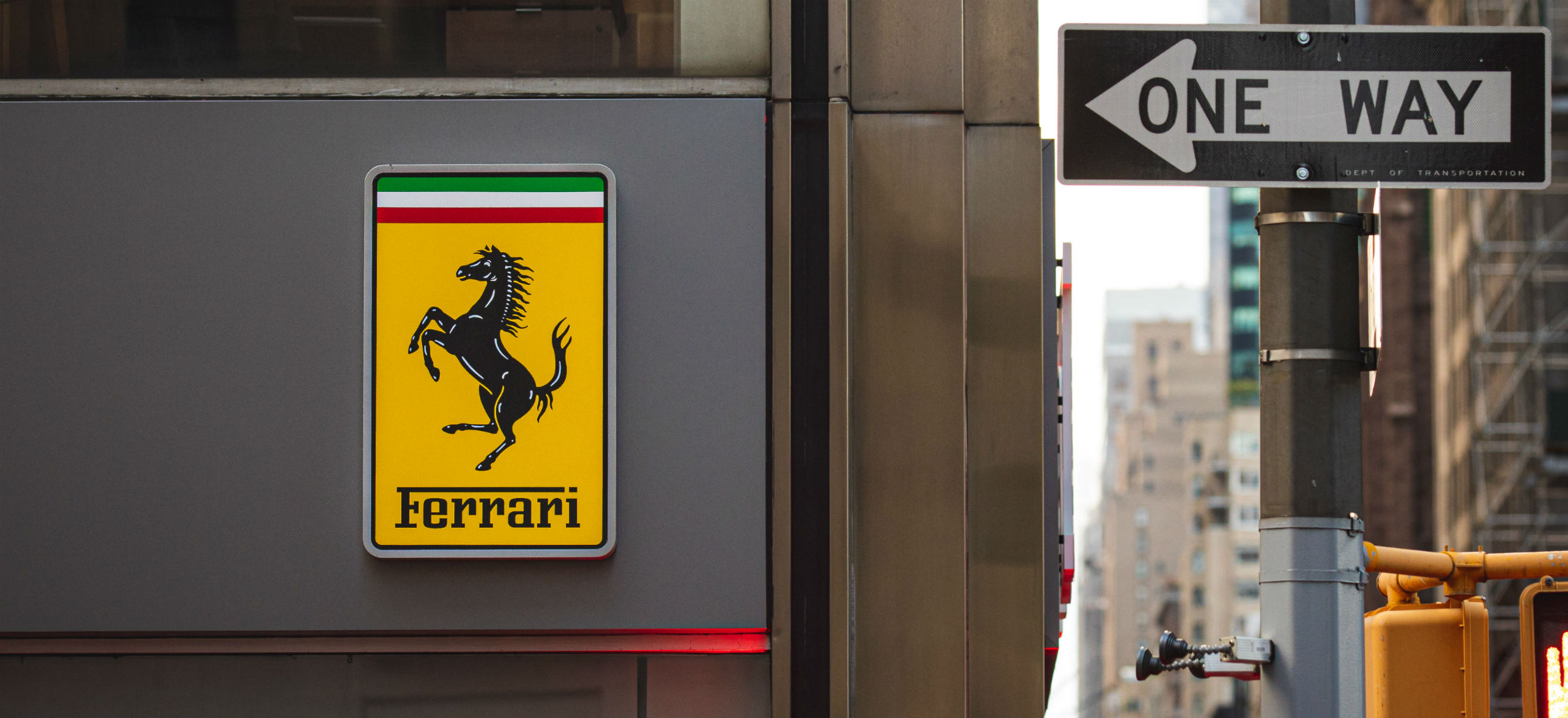 Ferrari pozywa fundację, a kto teraz powinien pozwać Ferrari?