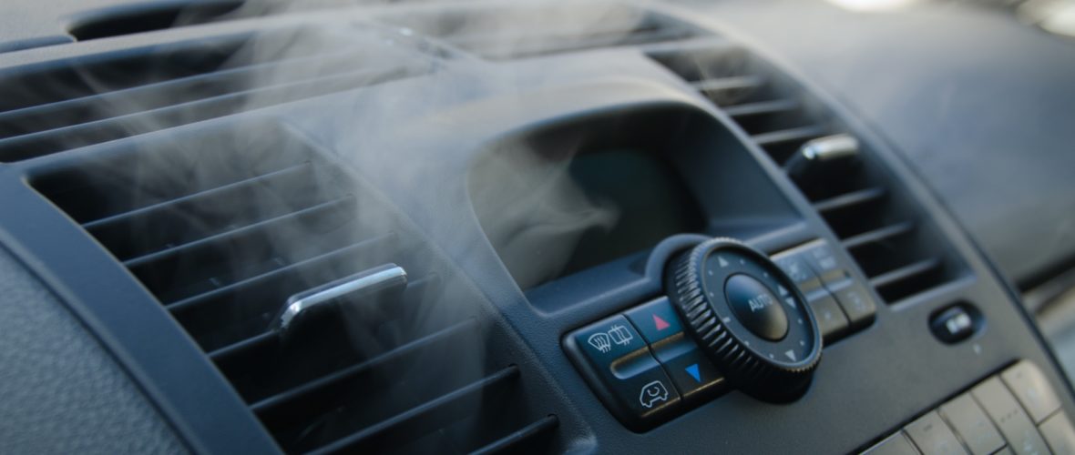 Ozonowanie wnętrza samochodu sposobem na walkę z