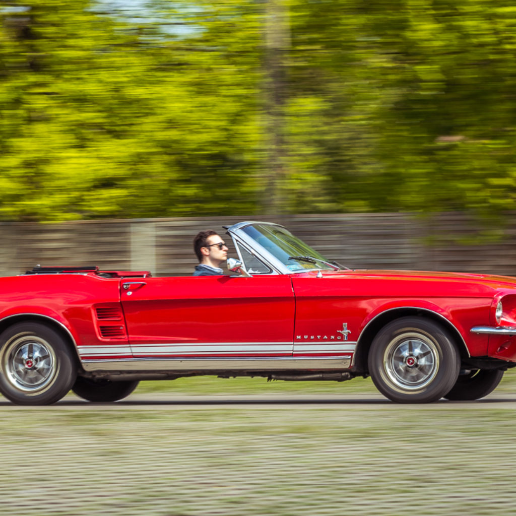 Jak to jeździ Ford Mustang V8 z 1967 r. Spełnienie marzeń