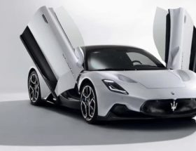 Maserati MC20