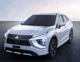 Mitsubishi Eclipse Cross po liftingu. Koniec z dzieloną tylną szybą