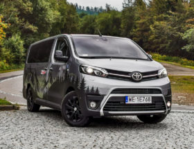 dostawcza toyota