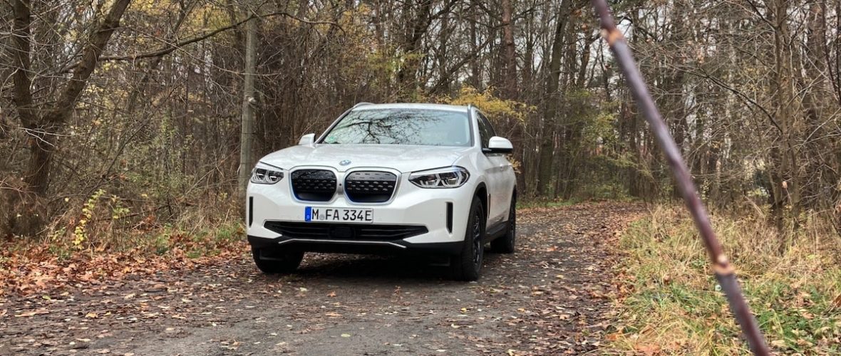 Wiemy, jak będzie wyglądać BMW X3 LCI. Wyciekły zdjęcia