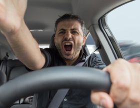 zatrzymanie prawa jazdy za agresję