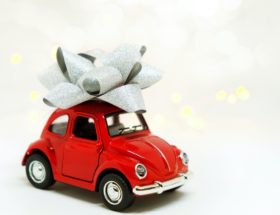 Sprawdźmy pomysły na idealny prezent dla fana motoryzacji