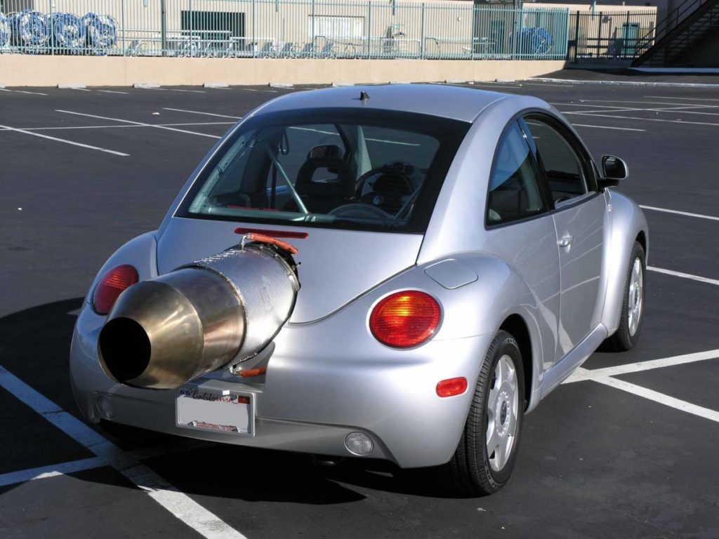 Ktoś sprzedaje odrzutowego Volkswagena New Beetle. Tak
