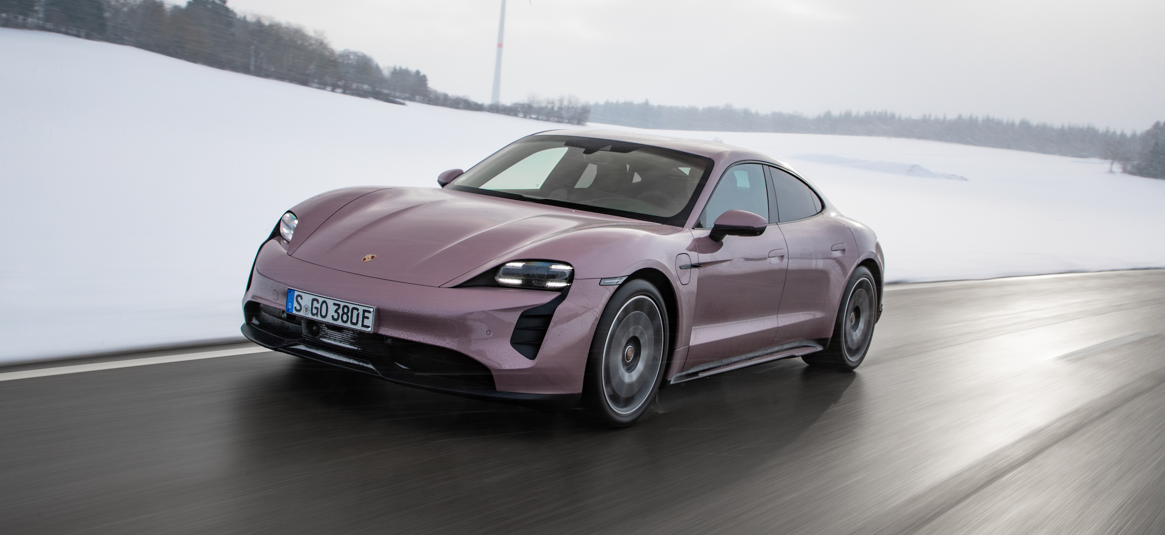 Porsche pokazało najtańszą wersję modelu Taycan – z napędem RWD