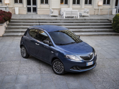 Tak, to nie żart. Lancia Ypsilon właśnie doczekała się liftingu
