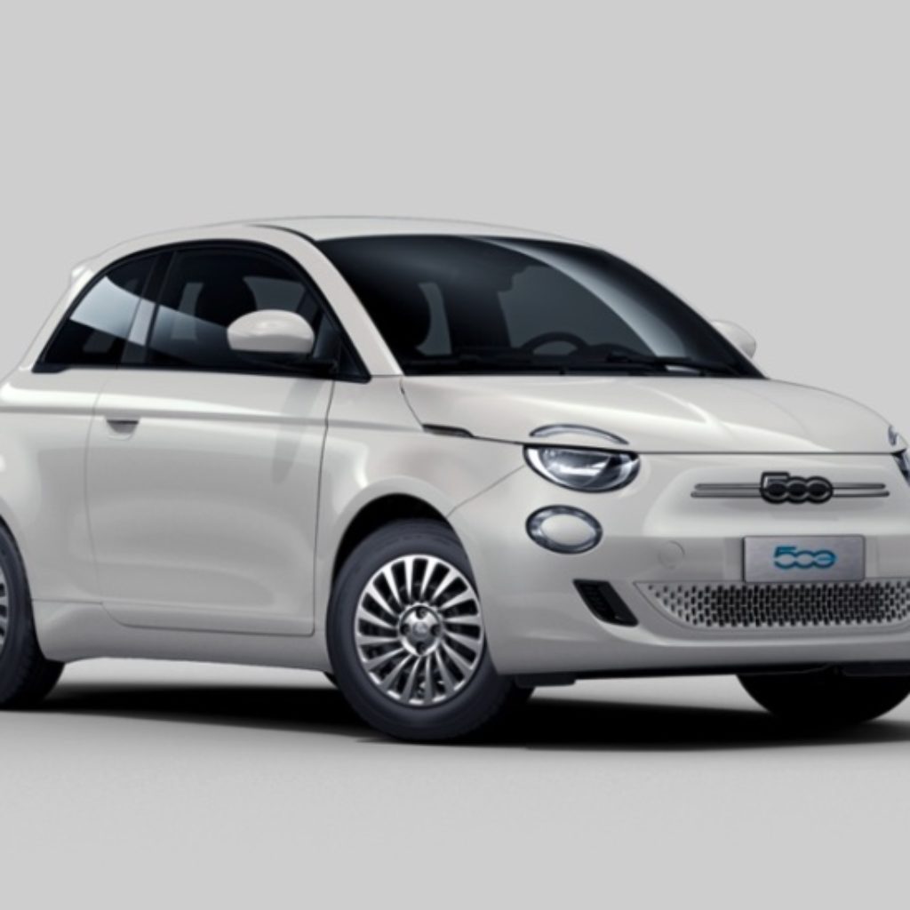 Znamy cennik nowego elektrycznego Fiata 500. Okrojono