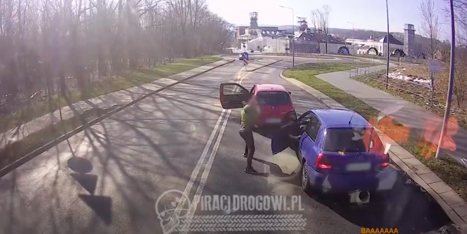 Golfista z Wałbrzycha atakuje innego kierowcę metalowym