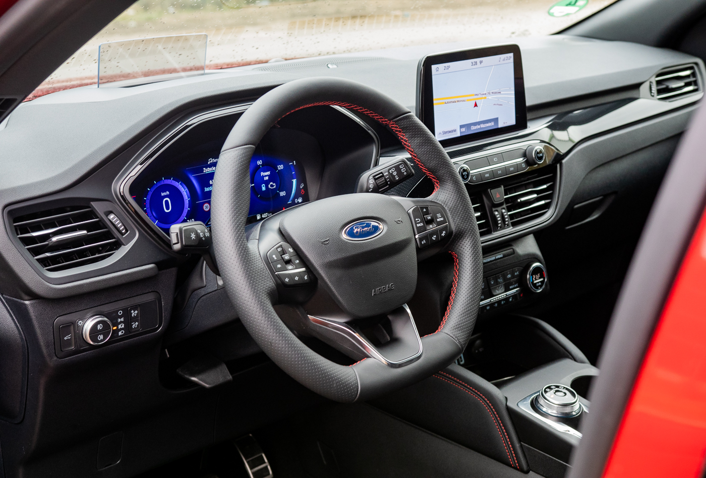 Ford Kuga Hybrid klasyczna hybryda z CVT. Czy jest lepsza