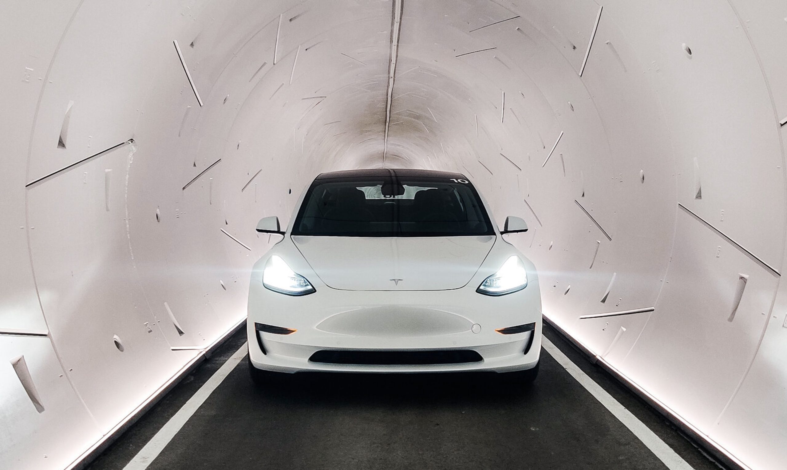Elon Musk wywiercił podziemny tunel dla taksówek. I to nawet ma sens