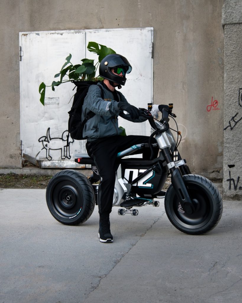 elektryczny motocykl BMW CE 02