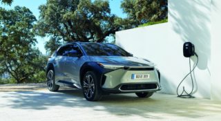 nowy suv toyoty