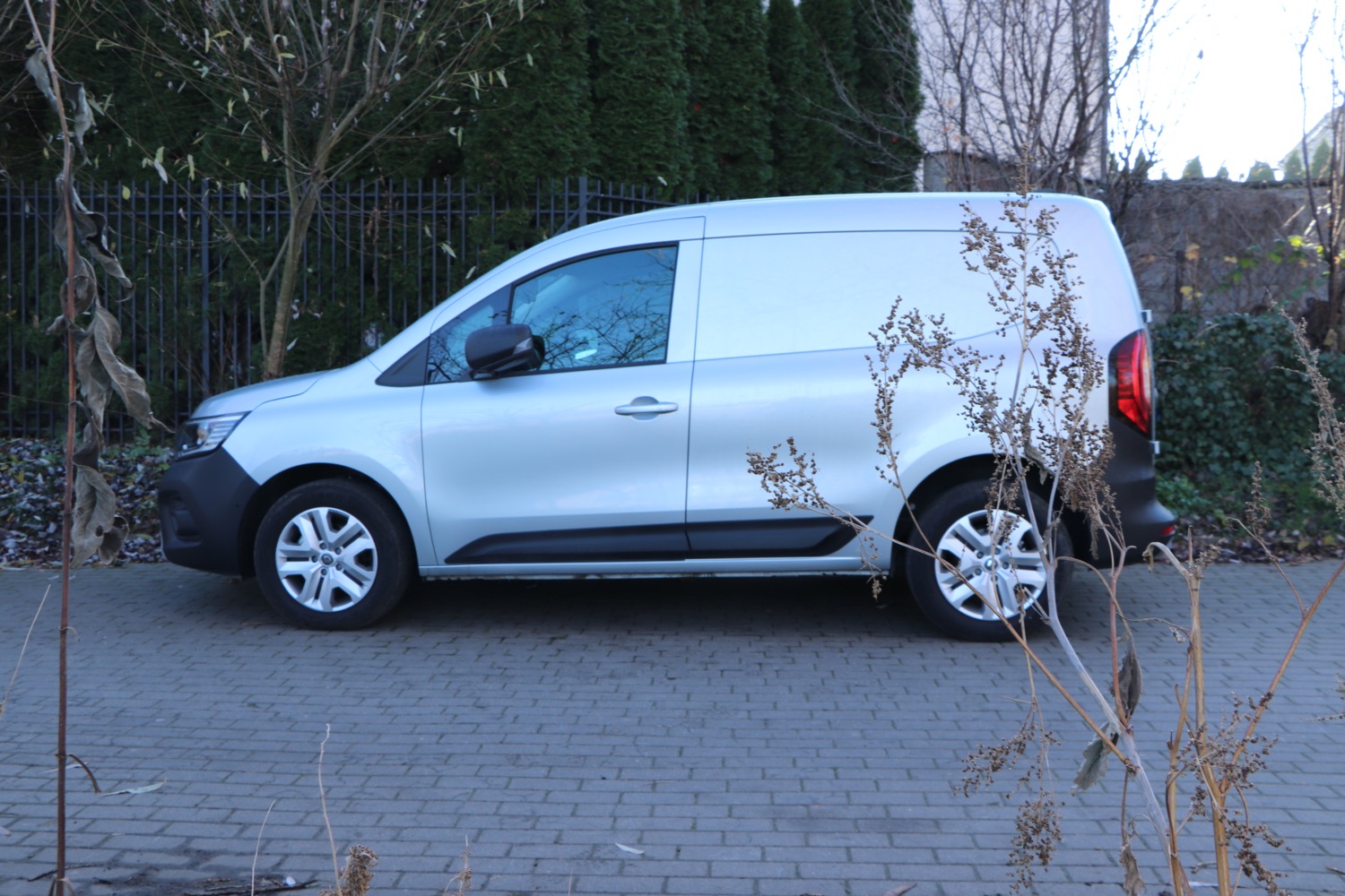 Oto cztery gadżety Renault Kangoo Van (muszą wystarczyć zamiast testu)