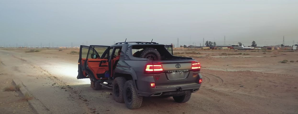 Toyota Land Cruiser 6x6 pickup